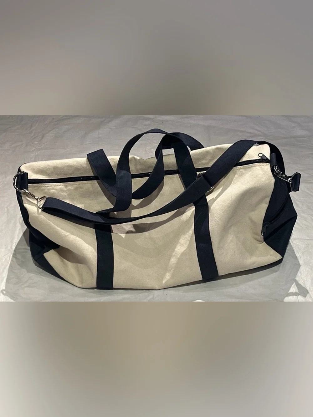 PRESIDENT TRUMP BEDMINSTER GOLF CLUB VINYARD VINES DUFFLE BAG GYM BAG EXCLUSIVE